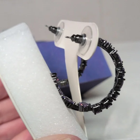 Bomb Party Sirens Collection Earring Call Of The Abyss - Amethyst Cubic Z, NWT - Picture 5 of 5